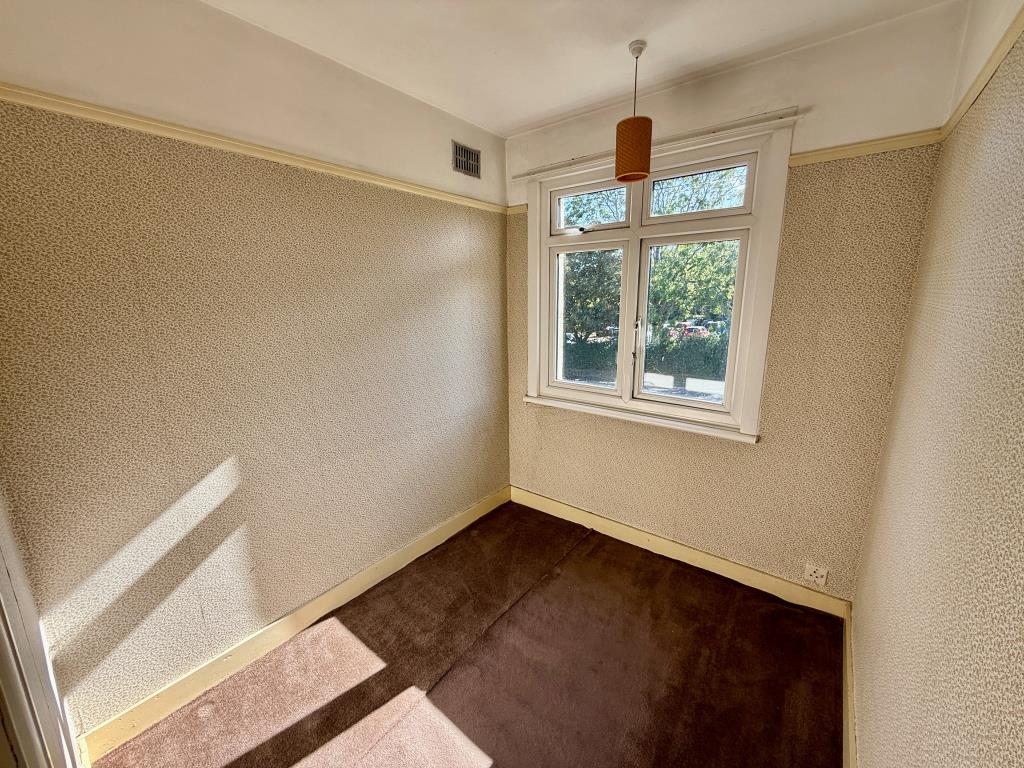 Lot: 172 - THREE-BEDROOM SEMI FOR IMPROVEMENT - Bedroom three